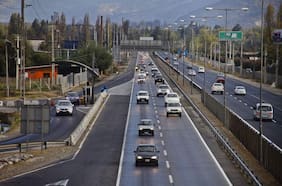 Conducir por la pista izquierda en carretera podría ser penado