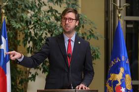 La molestia de republicanos por celeridad en comisión revisora de AC contra Tohá: libelo podría votarse esta semana en Sala