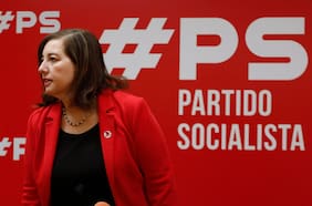 Centroizquierda advierte que cita entre el PS, FA y PC complica apuesta por dos bloques opositores