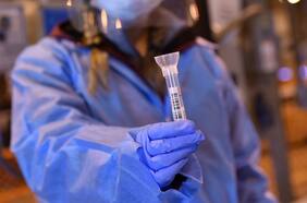 Minsal anuncia que test de saliva comenzarán a tomarse a fines de esta semana