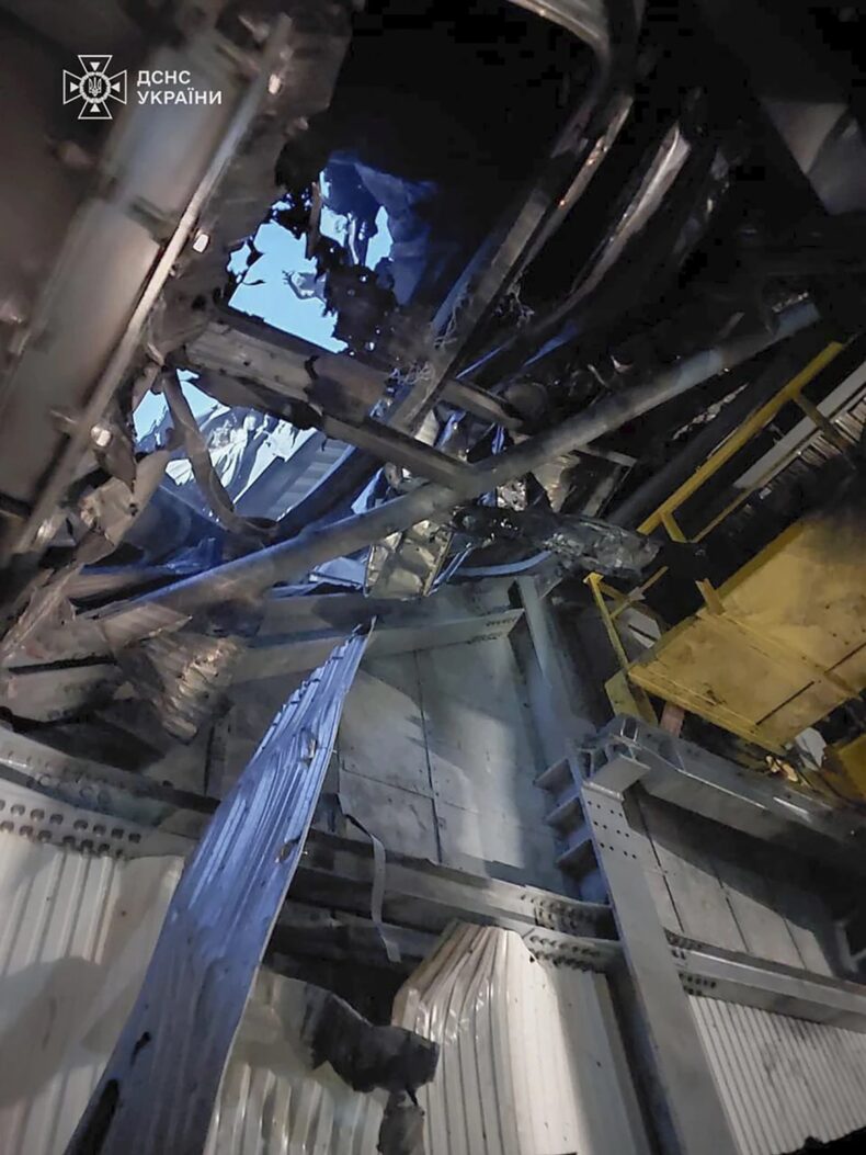 Ucrania afirma que un dron ruso atacó la central nuclear de Chernobyl