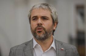 Blumel detalla proyecto que endurecerá penas para quienes infrinjan disposiciones sanitarias