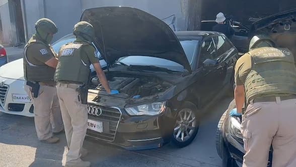Cuatro detenidos deja operativo de Carabineros en taller clandestino de Conchalí: tenían autos robados y clonados