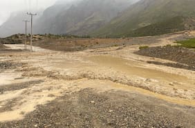 Remociones de masa en San José de Maipo dejan a más de 30 vehículos y una cantidad indeterminada de personas aisladas