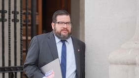 Comparación con Crispi, alusión al caso Monsalve y dardos a la gestión Boric: el libreto de Valenzuela para enfrentar a la comisión investigadora