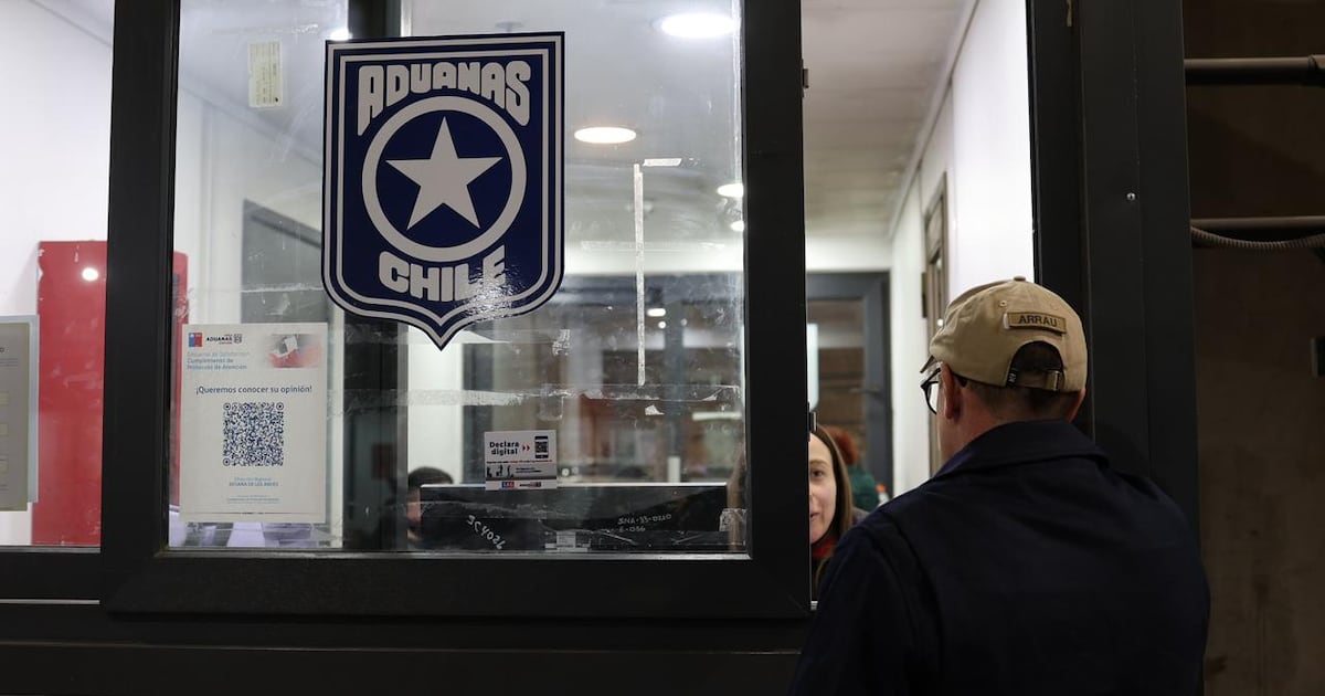 The unannounced visit of Minister Arrau to Los Libertadores who detected unusual fences at the border crossing - The Third