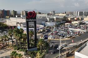Familia Müller vende otros $23 mil millones en acciones de Mall Plaza