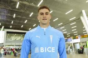 Con presentación rusa incluida: Guillermo Soto llega a Chile y es oficializado como nuevo refuerzo de la UC