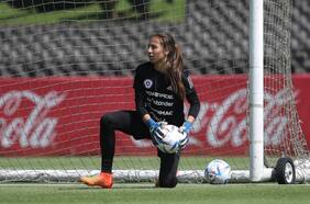 Antonia Canales da el salto en Europa y es oficializada como nueva arquera del Valencia