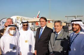 Bolsonaro reemplaza emblemático programa social de Lula y apuesta a mejorar opciones de cara a elecciones de 2022