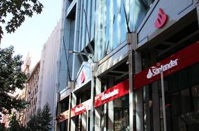 De la mano de Life, Santander capta en agosto nueve veces más cuentas corrientes que el resto de la banca entre enero y mayo