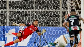 “Un hito difícil de igualar”: la prensa internacional reacciona a los tres penales atajados por Sebastián Pérez ante Gremio