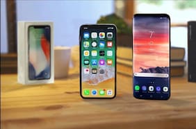 ¿Qué habría pasado si en vez de comprar un iPhone o un Galaxy en 2021 hubieras adquirido acciones de Apple y Samsung?