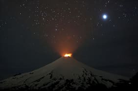 “Es minuto de prepararse”: Pucón en alerta frente a posible erupción del volcán Villarrica
