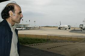 Cómo algunas personas pueden terminar viviendo en aeropuertos durante meses, incluso años