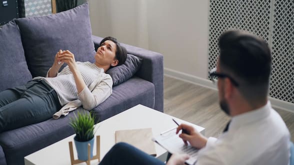 Soy psicólogo y estas son las 5 formas de manipulación que debes reconocer en una relación