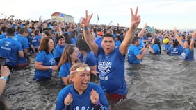 El clásico “Chapuzón del Estrecho” de Punta Arenas contó con la participación de 7.500 personas