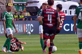 Salvó de la expulsión: el duro planchazo de Erick Pulgar en la final de la Copa Libertadores entre Flamengo y Palmeiras