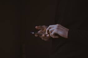 Nomofobia y el terror de estar sin celular: las señales que indican un uso problemático del teléfono