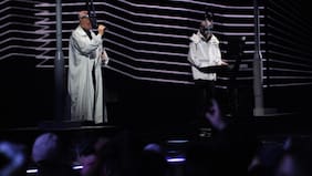 ¿Qué significan las máscaras de Pet Shop Boys? El trasfondo simbólico de su show en Viña del Mar