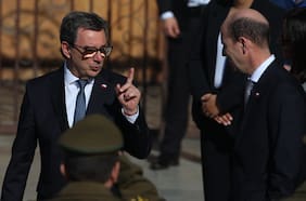 El encendido intercambio entre Arrau y Barros en el chat de ministros por el 18-O