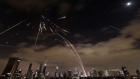 Irán anuncia nuevas oleadas de la Operación “Promesa Verdadera 4” en respuesta a ataques de EE.UU. e Israel durante negociaciones nucleares