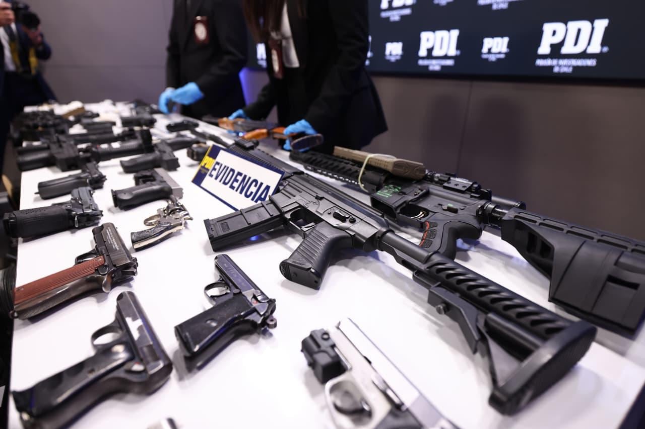 Policías infiltrados, 14 grupos encriptados y el celular de un preso: la caída de la megabanda que vendía armas 3D