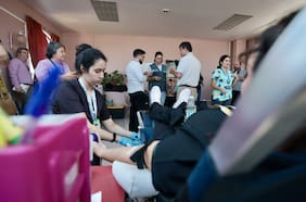 La otra preocupación tras los incendios: Ministerio de Salud entrega 2.500 dosis de vacunas de emergencia a voluntarios