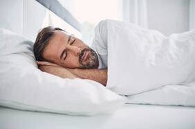 Conoce las 4 mejores posiciones para dormir