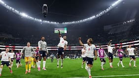 La euforia de Harry Kane tras eliminar a México en el Azteca: “Todo estaba en contra, pero encontramos un modo de ganar”