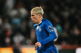 “Imbécil argentino”: el ofensivo canto de los hinchas del Manchester United a Alejandro Garnacho