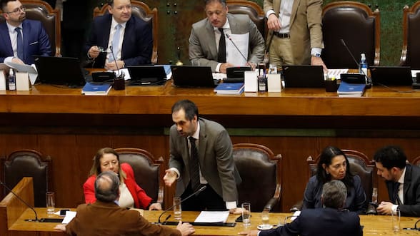 Gobierno se impone y logra aprobar Presupuesto 2026 sin cambios en proyecciones de ingresos ni recorte de gasto