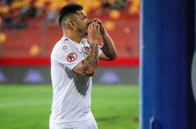 “Fue a los cinco tontitos”: Lorenzo Reyes explica su polémico gesto tras la expulsión ante Unión Española