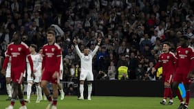 “Robo”: redes sociales del Sevilla de Gabriel Suazo estallan tras las polémicas en su derrota ante Real Madrid