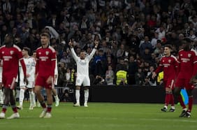 “Robo”: redes sociales del Sevilla de Gabriel Suazo estallan tras las polémicas en su derrota ante Real Madrid