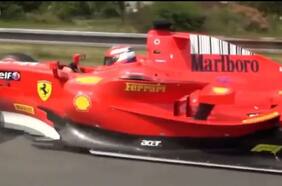 Después de seis años, detienen al “piloto fantasma” de un falso Ferrari de F1