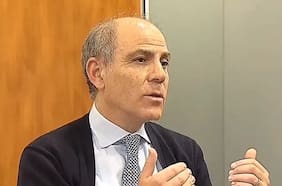 Caso Betano, Adidas, futuro de Gago y gerentes: liquidador aborda su plan en la U tras revocar al directorio de Azul Azul