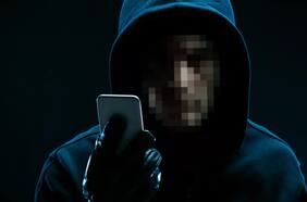 Cuidado con las llamadas de números desconocidos: así es cómo los delincuentes usan la IA para extorsionar y estafar