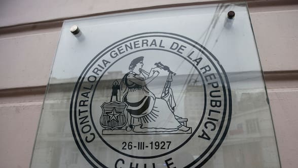 Contraloría detecta que 390 funcionarios públicos permanecen suspendidos por más de un año en sumarios pendientes