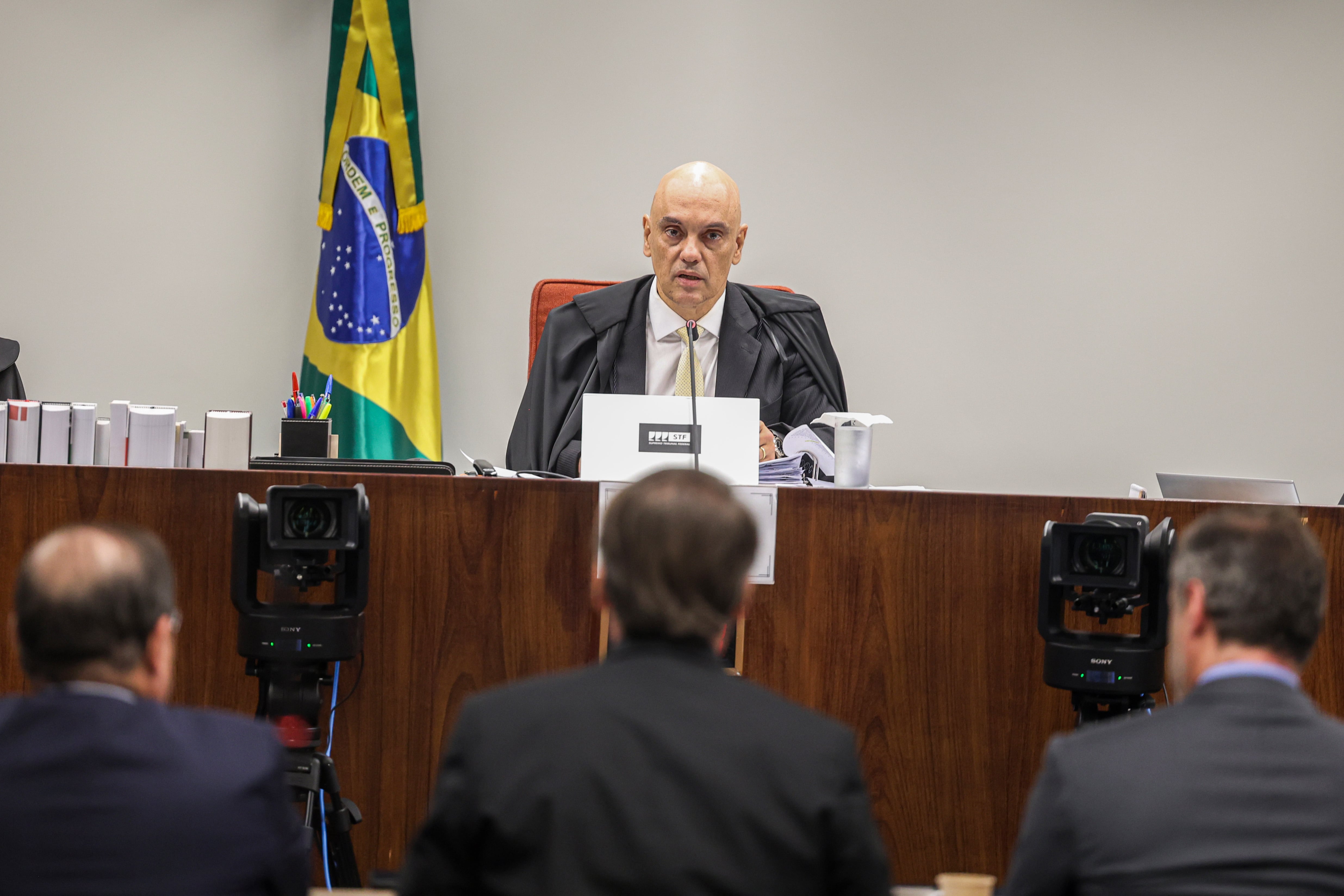 El expresidente Jair Bolsonaro frente al juez del STF Alexandre de Moraes. Foto: Archivo