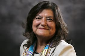 “Tenemos que competir”: la rectora de universidad estatal que no se niega a hablar de mercado