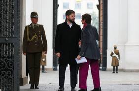 Nueva ola de homicidios abre flanco en La Moneda y gobierno responde apuntando a liderazgo de Boric en seguridad