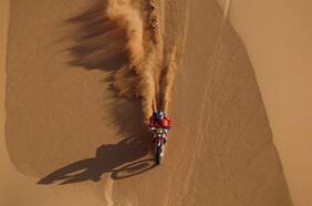 Cornejo, imparable: gana la octava etapa y consolida el liderato