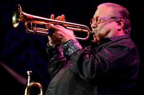 Un lujo en la cartelera: el trompetista cubano Arturo Sandoval fija show en Santiago