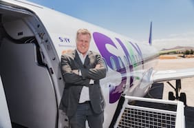 Pérdidas y retraso en entrega de aviones: las cifras de Sky en medio de la negociación de la familia Paulmann Mast con Abra