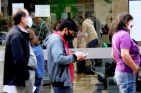 CMF prohíbe comercialización de 39 pólizas de seguros que cubren riesgos de fraudes en el uso de tarjetas y transferencias electrónicas