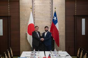 Boric insiste en neutralidad de Chile ante guerra arancelaria en cita con Primer Ministro de Japón y antes de llegar a China