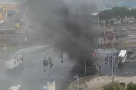 Pescadores protestan con barricadas incendiarias en Caleta Portales para evitar que la industria retome la pesca de arrastre