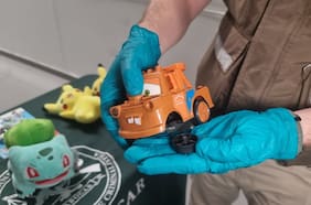 A días de la Navidad: Carabineros alerta por riesgos a la salud en la compra de juguetes del comercio ilegal