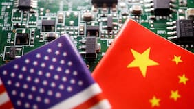 Estudio advierte que el mundo de la inteligencia artificial se divide en dos y obliga a elegir bando